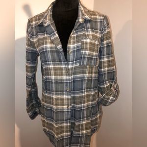 EUC Flannel Button down shirt in size Medium